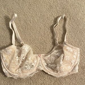 Victoria’s Secret size 45DD dream Angels push up without padding bra